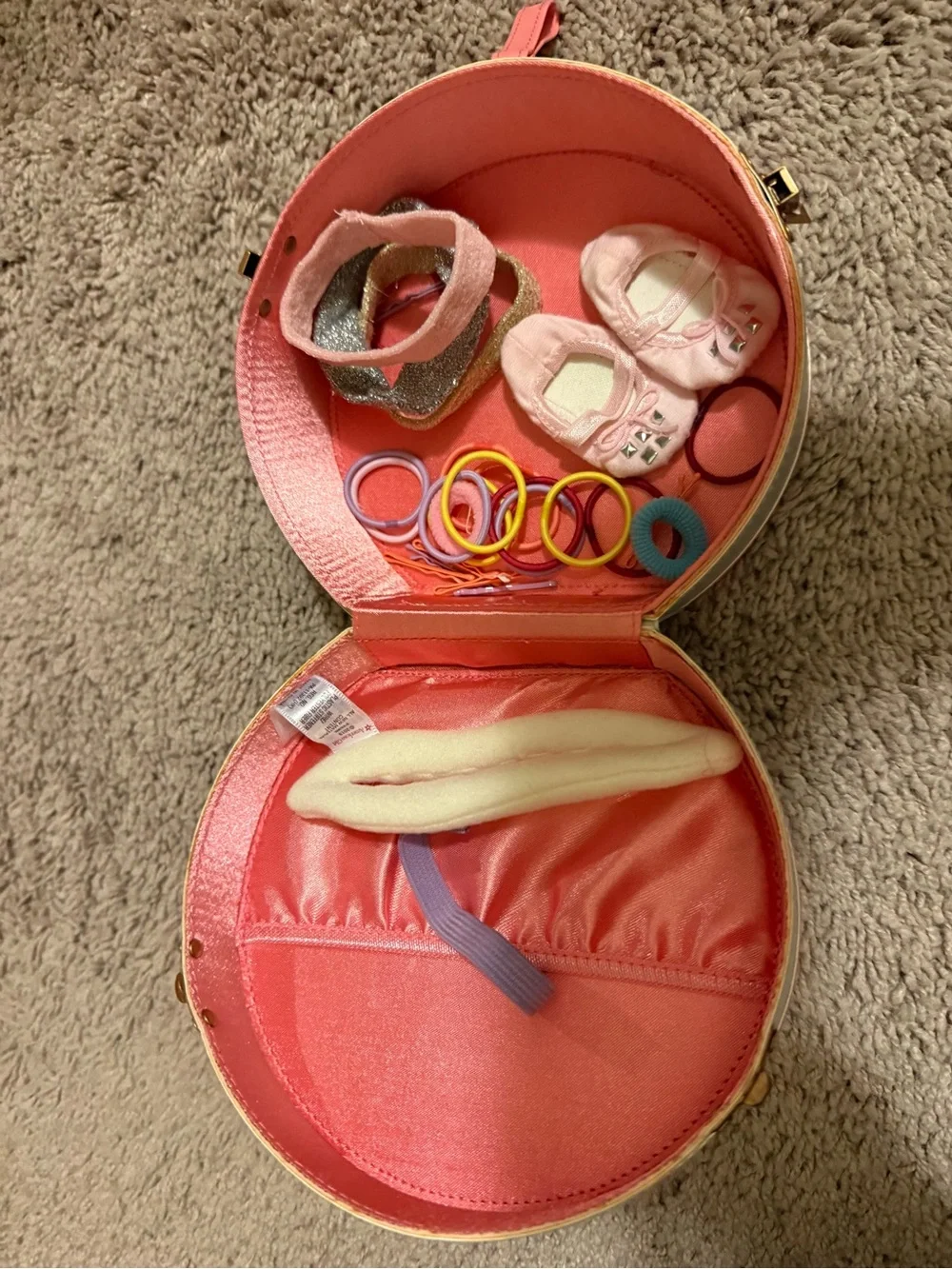 AG Isabel Dance Case with Ballet Shoes, hair accessories and bun form.